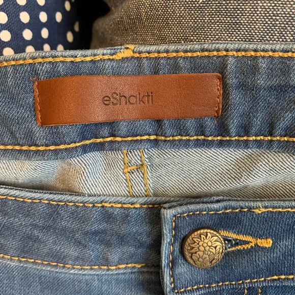 Girlfriend Jeans - Picture 2 of 5